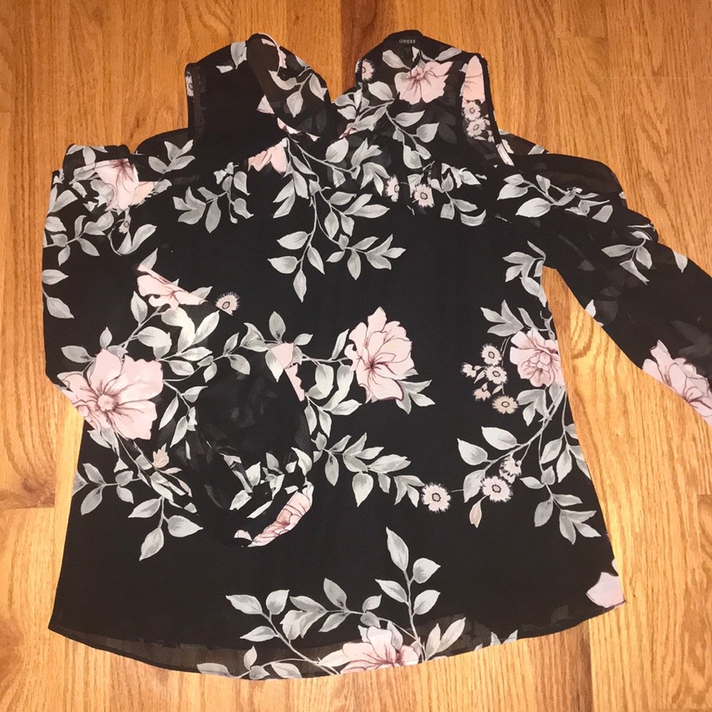 GUESS Cold Shoulder Top 🥶